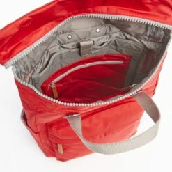 Mochila Roka London Canfield B Mediana Sostenible Nylon Rojo (Cranberry) 10 Mochila Roka London Canfield B Mediana Sostenible Nylon Rojo (Cranberry) -Equipaje Tienda de ventas 24947
