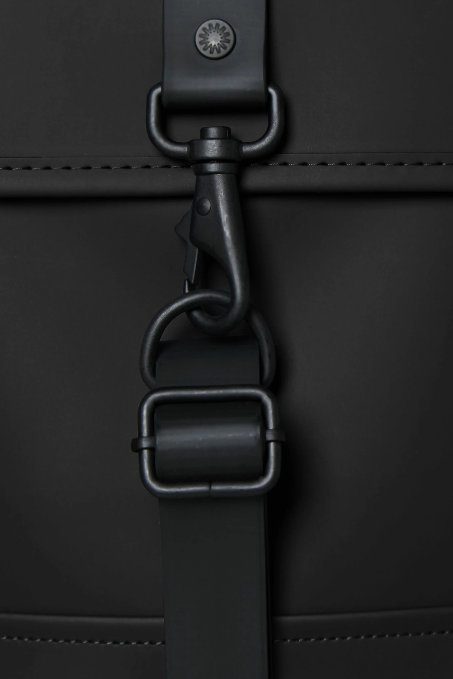 Mochila Rains Mini Negra 5 Mochila Rains Mini Negra - Imagen 3