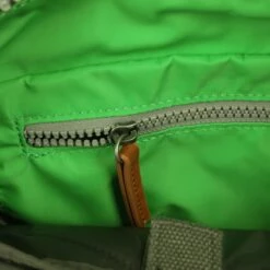 Mochila Roka London Canfield B Pequeña Sostenible Nylon Verde (Kelly Green) -Equipaje Tienda de ventas 27855