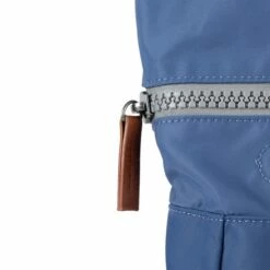 Mochila Roka London Canfield B Pequeña Sostenible Nylon Azul (Burnt Blue) -Equipaje Tienda de ventas 28205