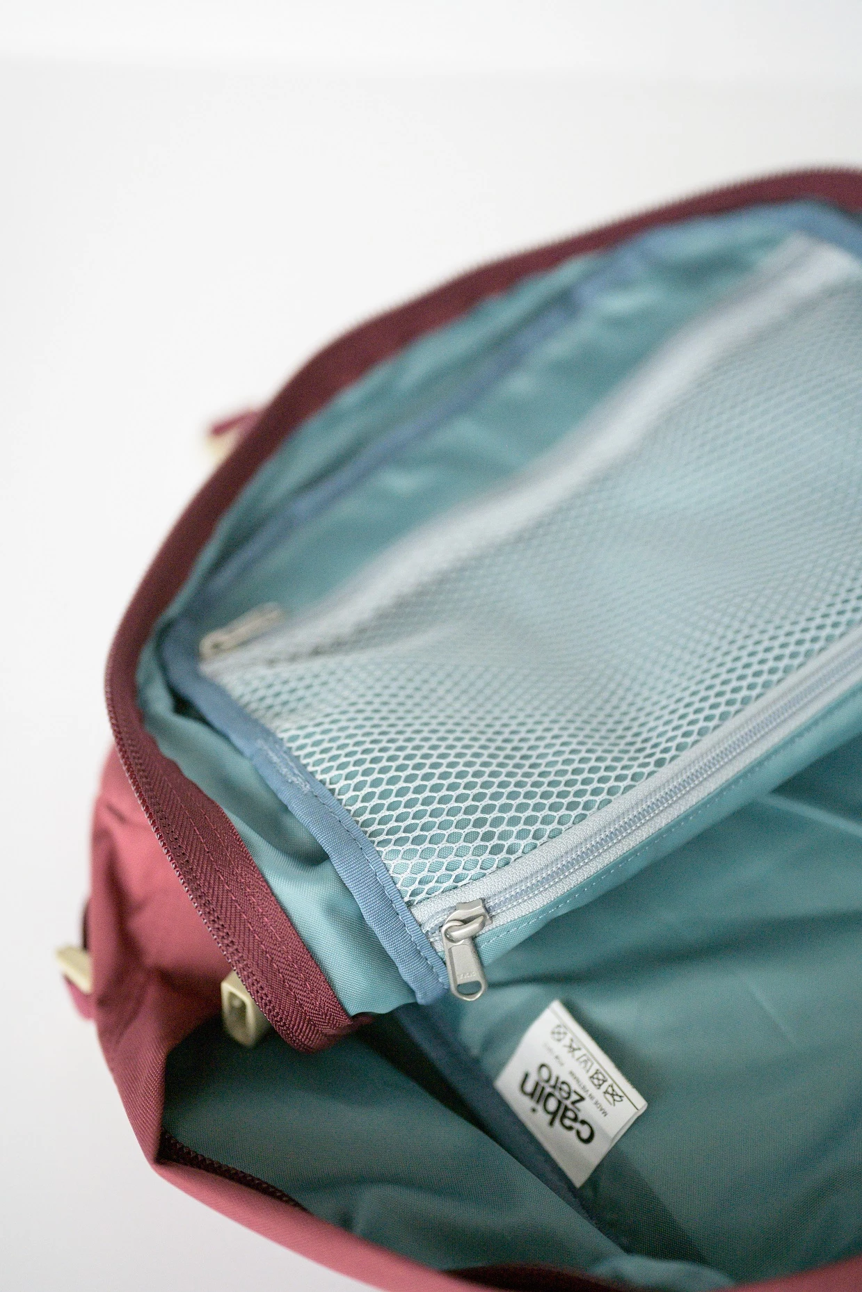 Mochila De Viaje Cabin Zero Classic 28 L. Granate (Napa Wine) 14 Mochila De Viaje Cabin Zero Classic 28 L. Granate (Napa Wine) - Imagen 12