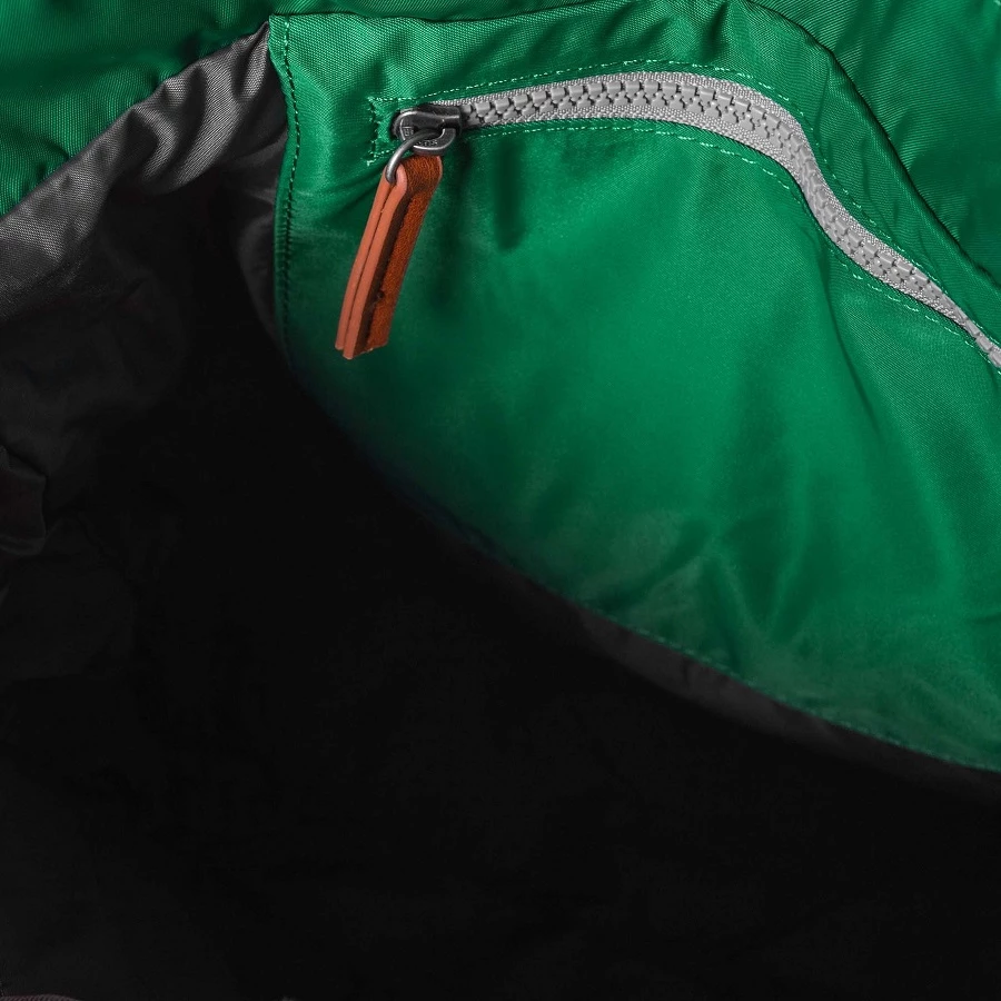 Mochila Roka London Bantry B Mediana Sostenible Nylon Verde (Emerald) 8 Mochila Roka London Bantry B Mediana Sostenible Nylon Verde (Emerald) - Imagen 6