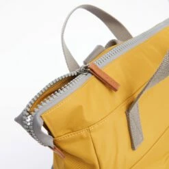 Mochila Roka London Bantry B Mediana Sostenible Nylon Amarillo (Corn) 12 Mochila Roka London Bantry B Mediana Sostenible Nylon Amarillo (Corn) -Equipaje Tienda de ventas 31696