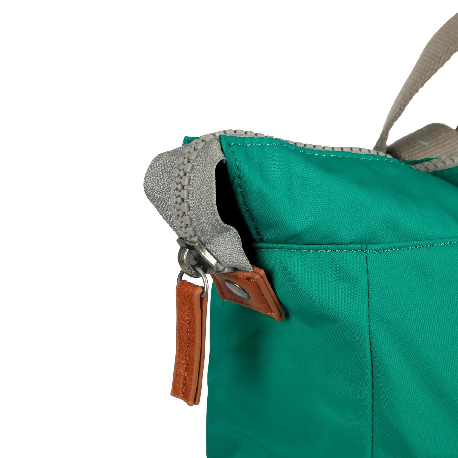 Mochila Roka London Bantry B Mediana Sostenible Nylon Verde (Cyan) 5 Mochila Roka London Bantry B Mediana Sostenible Nylon Verde (Cyan) - Imagen 3